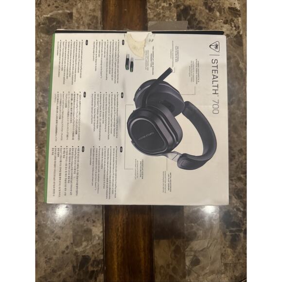 Turtle Beach Stealth 700 Wireless Multiplatform Amplified Gaming Headset - Picture 3 of 5